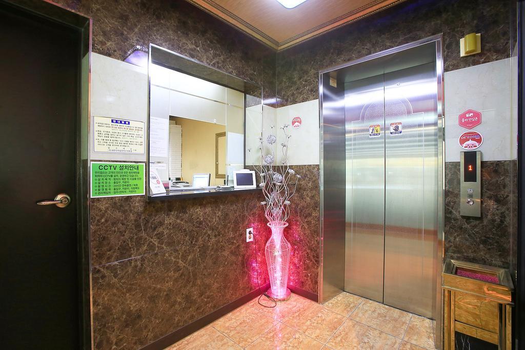 Real Boutique Hotel Сеул Экстерьер фото